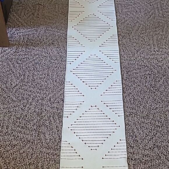 Jaquard  Table Runner - Picture 1 of 13